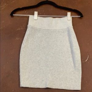 Gray knitted skirt